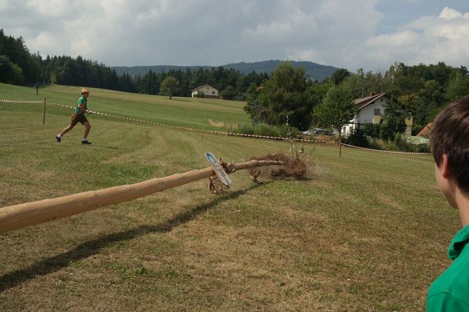 Bildergalerie zum Maibaumumschneiden 2015